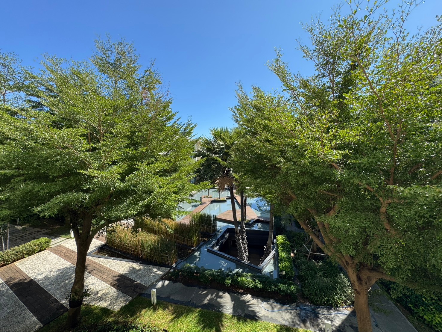 บ้านนับคลื่น