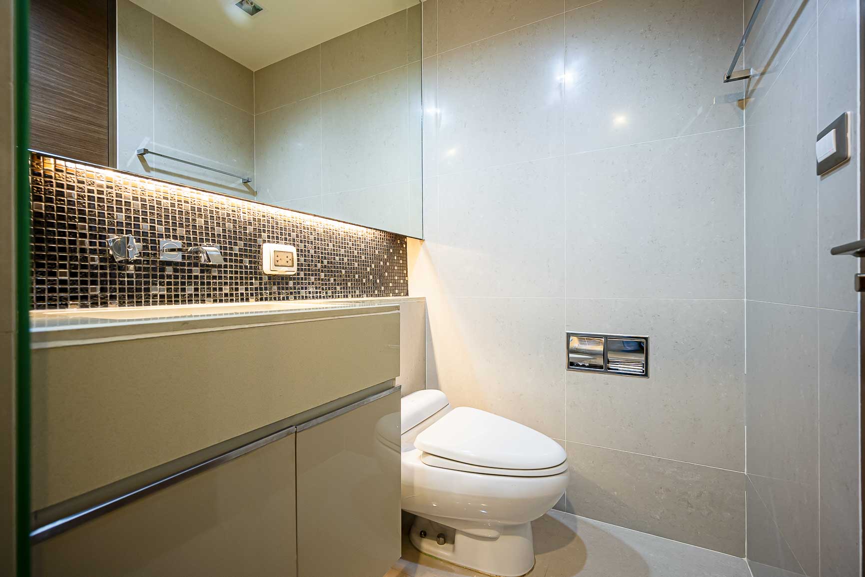 ดิ แอดเดรส สาทร