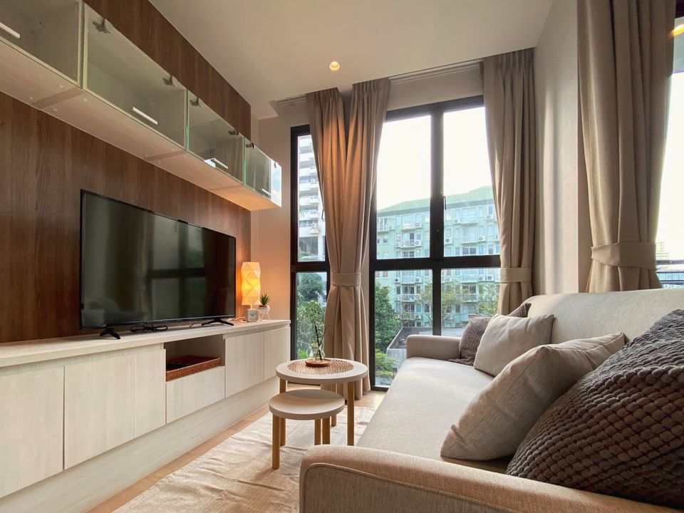 Runesu Thonglor 5