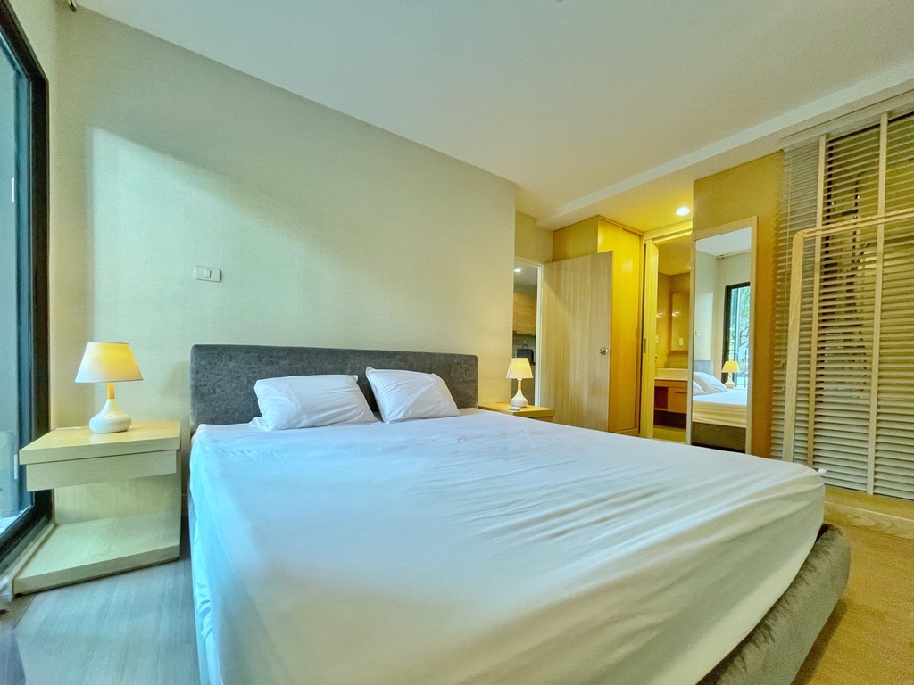 ดี25 ทองหล่อ