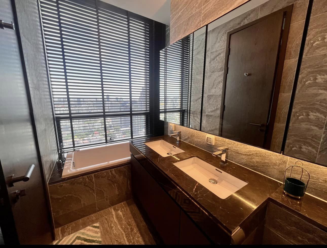 THE ESSE SUKHUMVIT 36