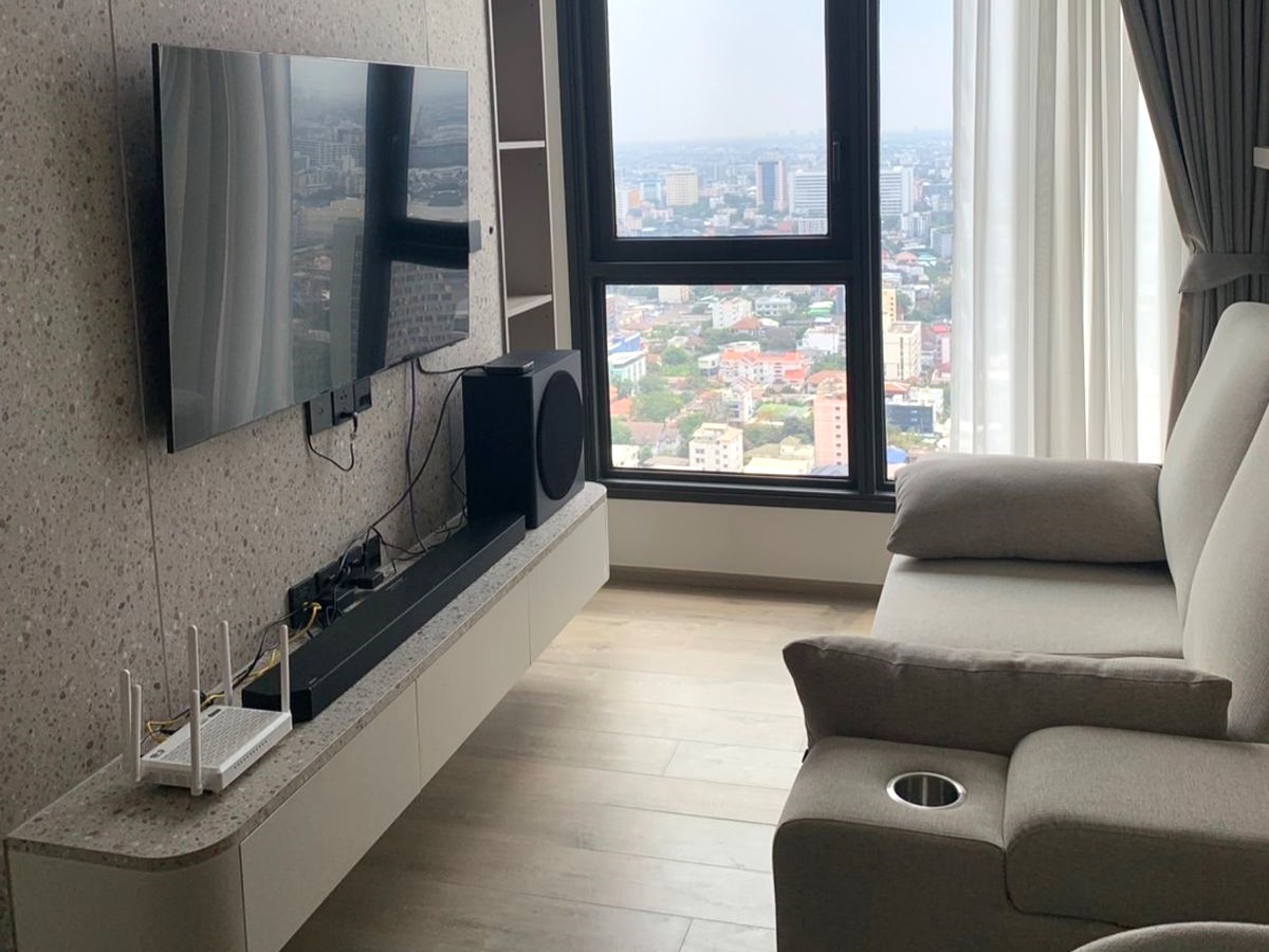 The Crest Park Residences