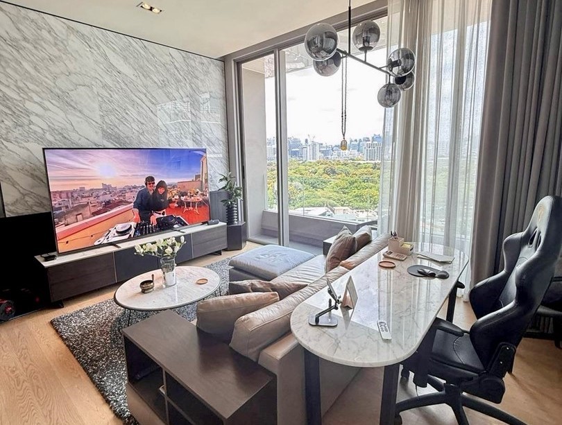 ศาลาแดง วัน