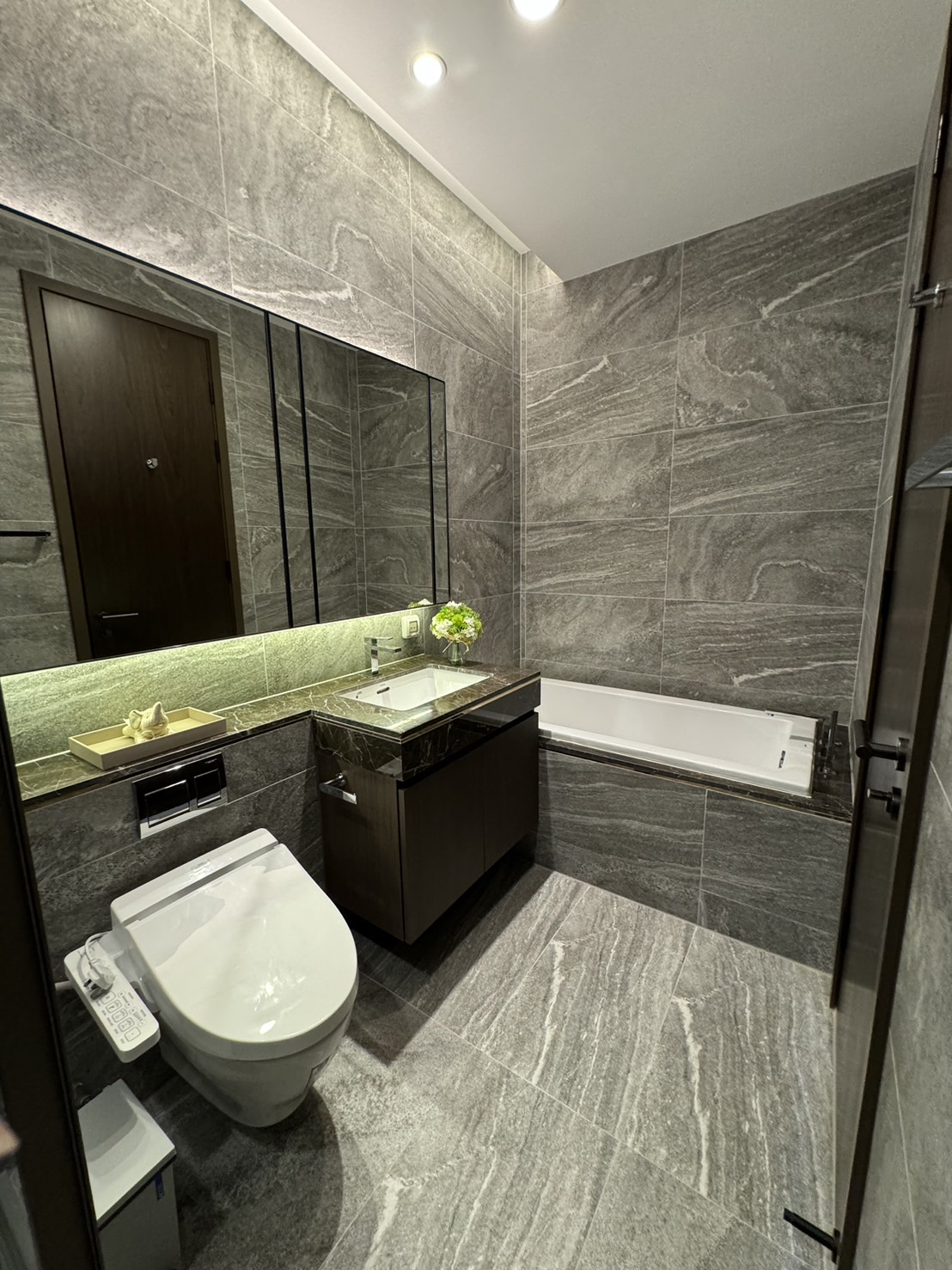 THE ESSE SUKHUMVIT 36
