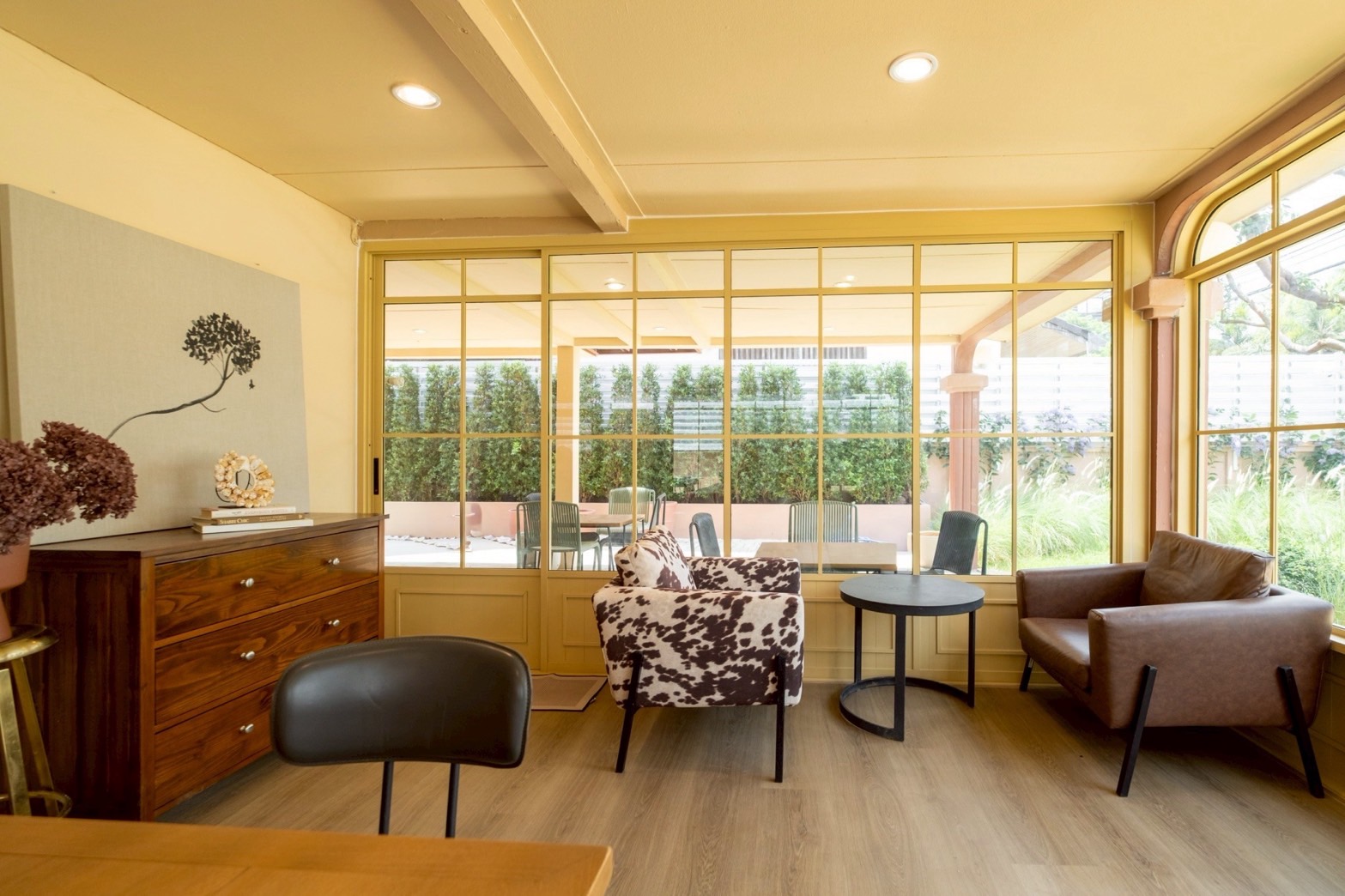 Commercial House for Restaurant & Cafe at Rama 9