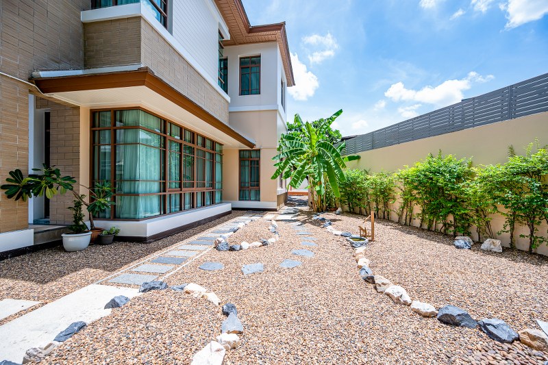 Baan Sansiri Sukhumvit 67
