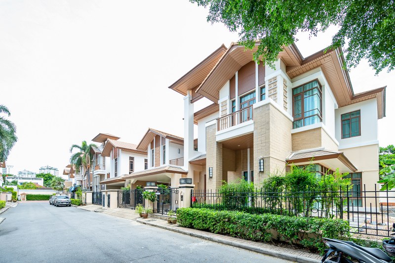 Baan Sansiri Sukhumvit 67