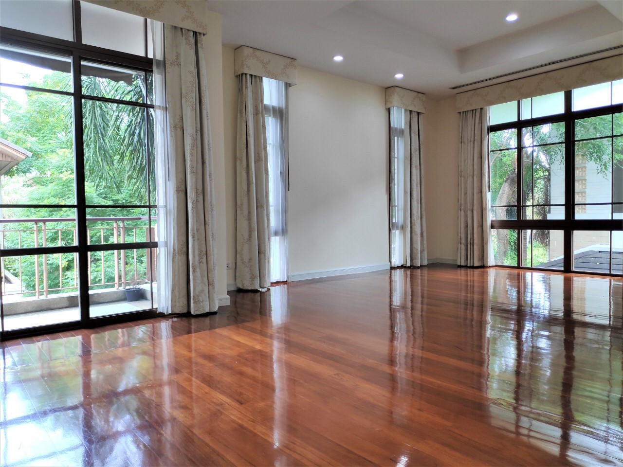 Baan Sansiri Sukhumvit 67