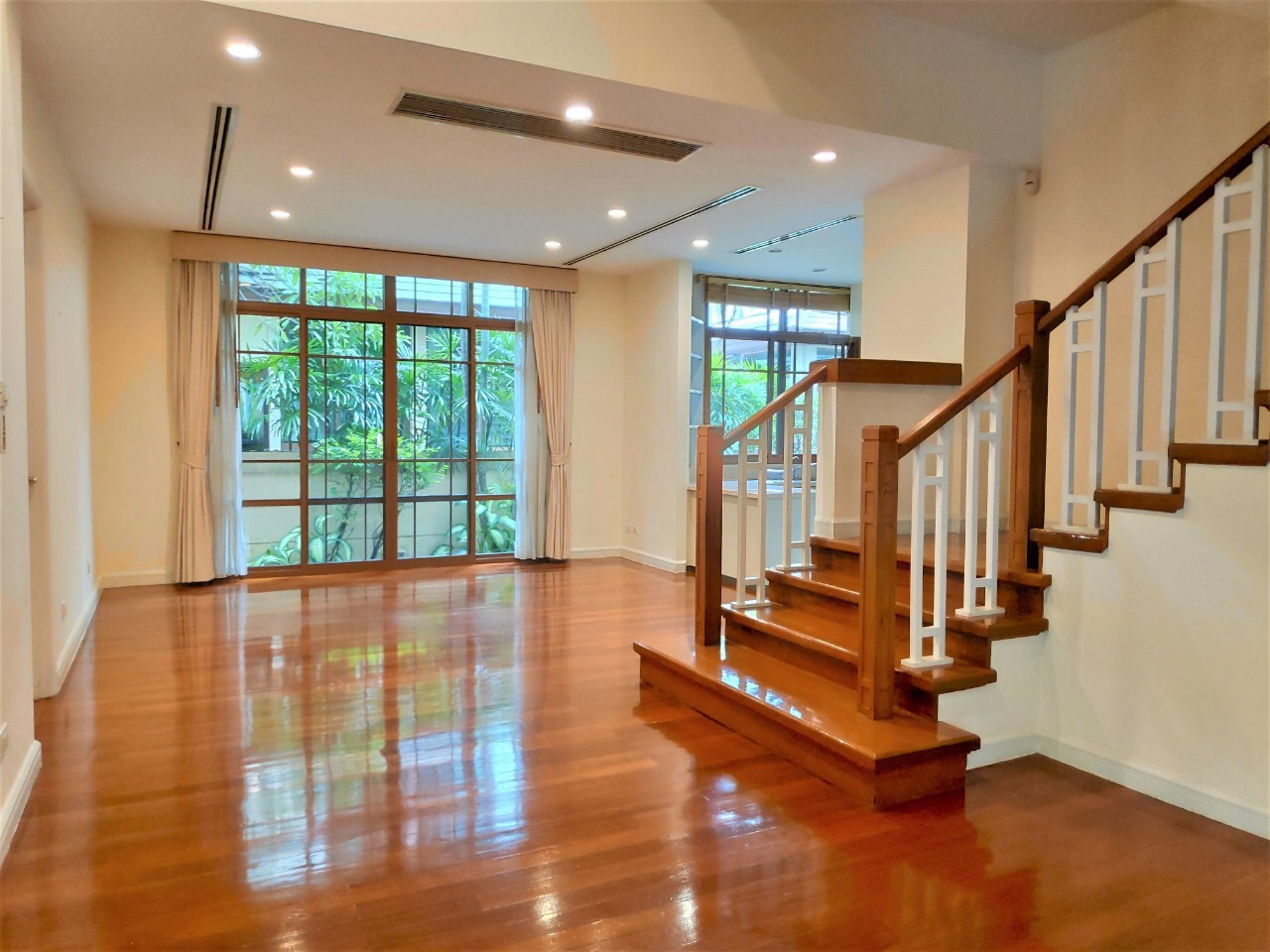 Baan Sansiri Sukhumvit 67