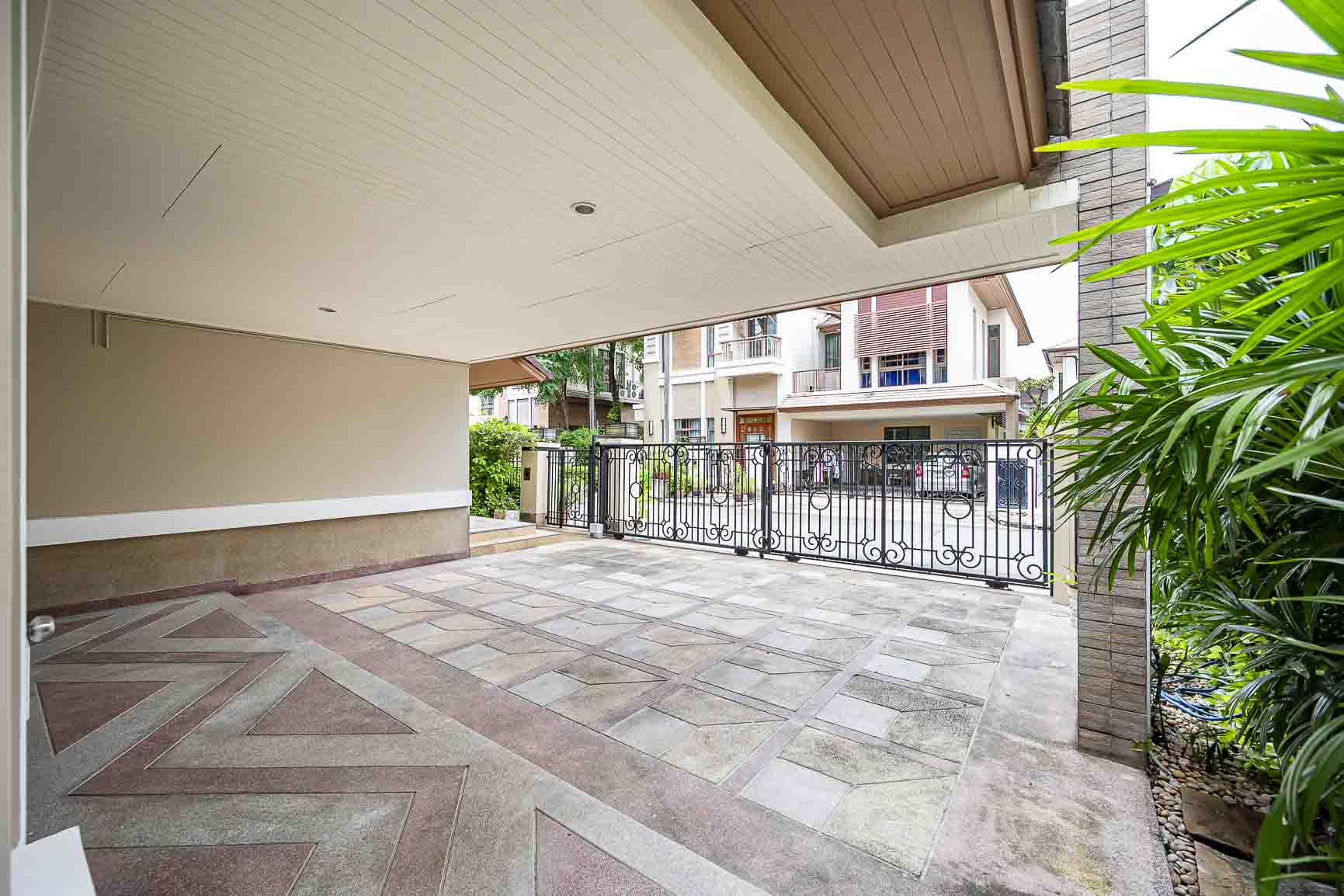 Baan Sansiri Sukhumvit 67