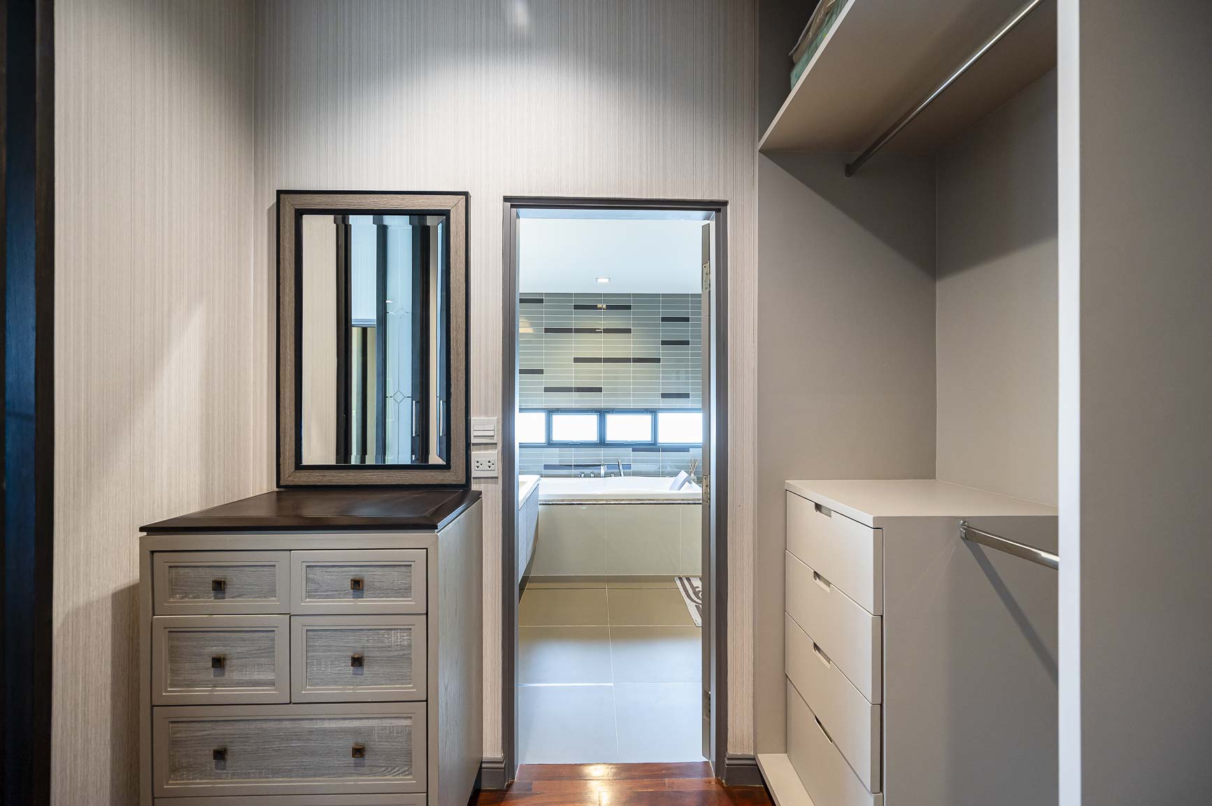 Setthasiri Chaengwattana - Prachachuen