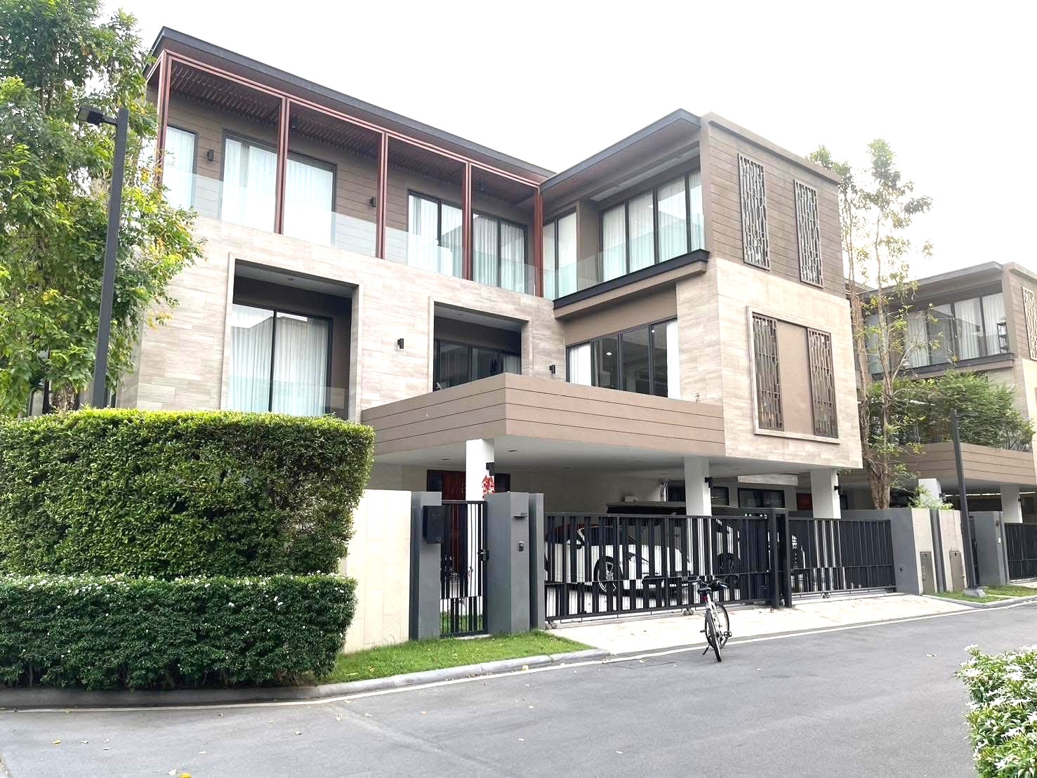 Vana Residence Rama 9-Srinakarin