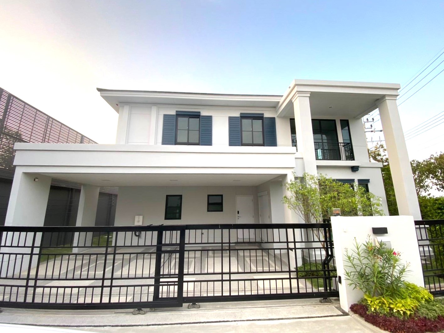 เศรษฐสิริ วัชรพล - เทพรักษ์