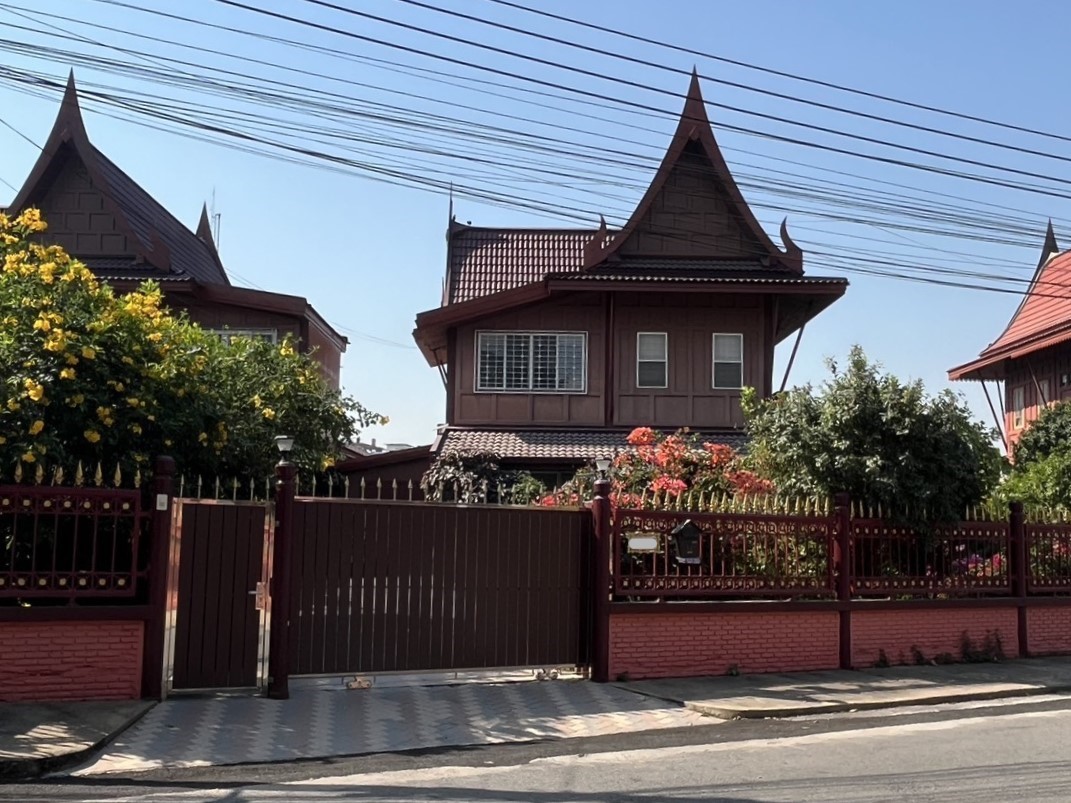 หมู่บ้านซอยเรือนไทย