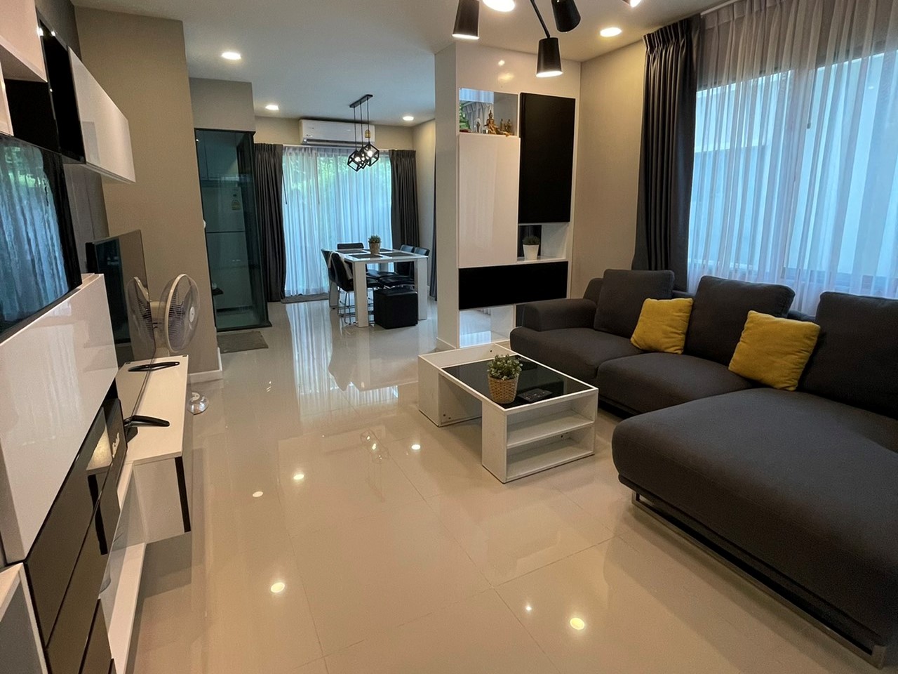 ทาวน์ อเวนิว เมิร์จ รัตนาธิเบศร์